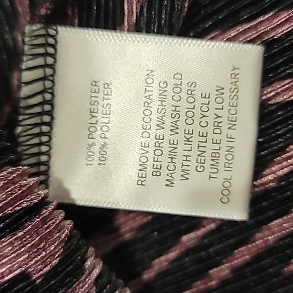 Sag Harbor Woman Pullover Crinkled Graphic Top Purplr Black 1X - Picture 11 of 13